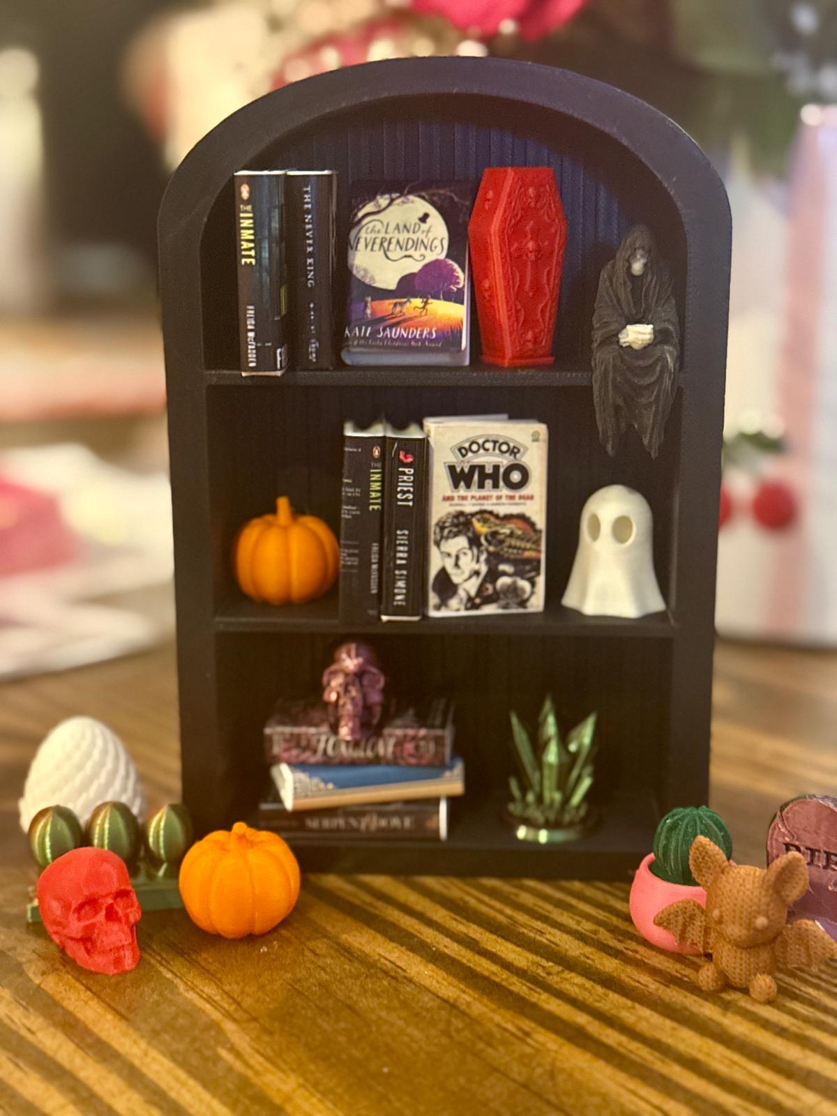 FALL / SPOOKY SEASON BOOKSHELF CRAFT NIGHT