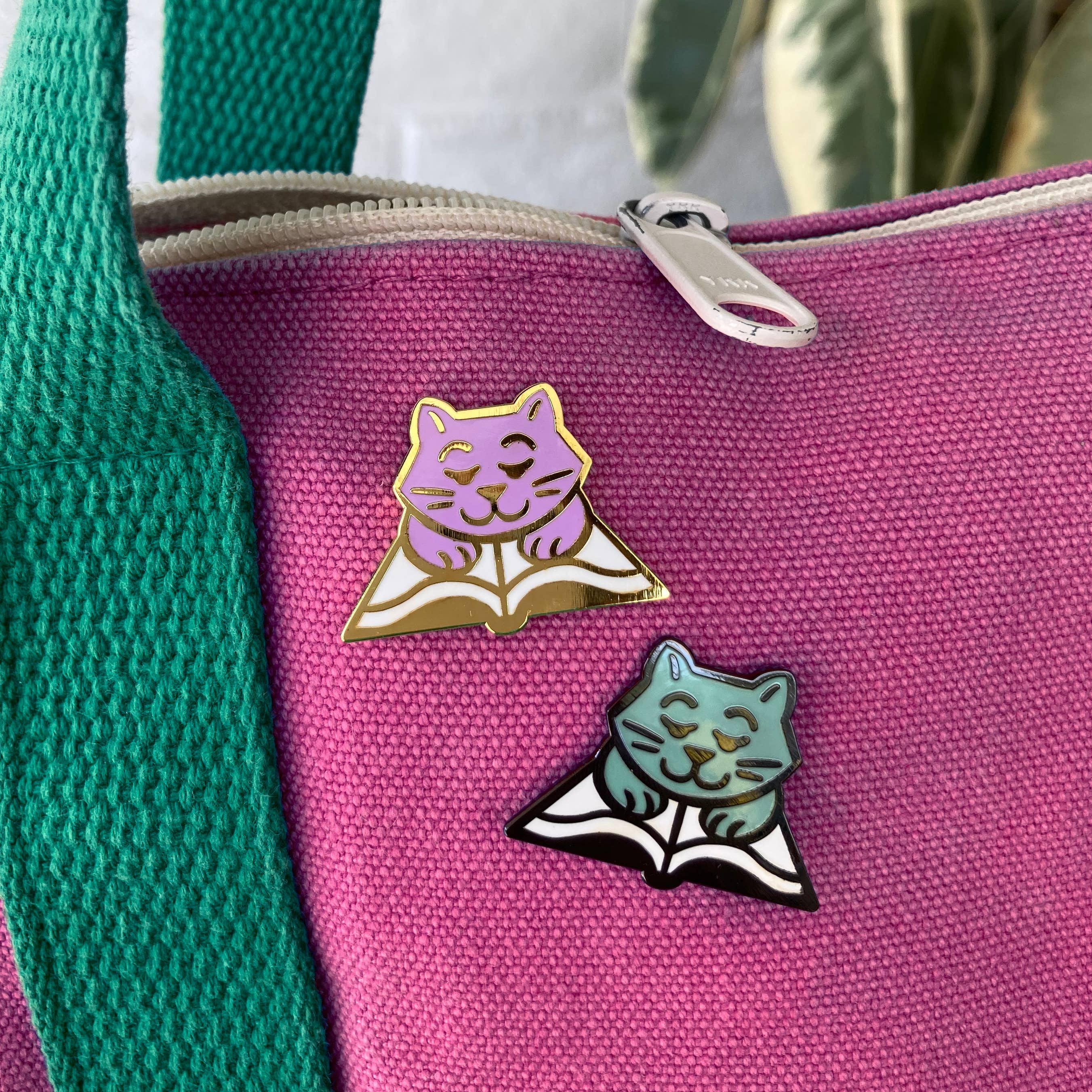 Book Cat enamel pin - Bookish gift - cat book