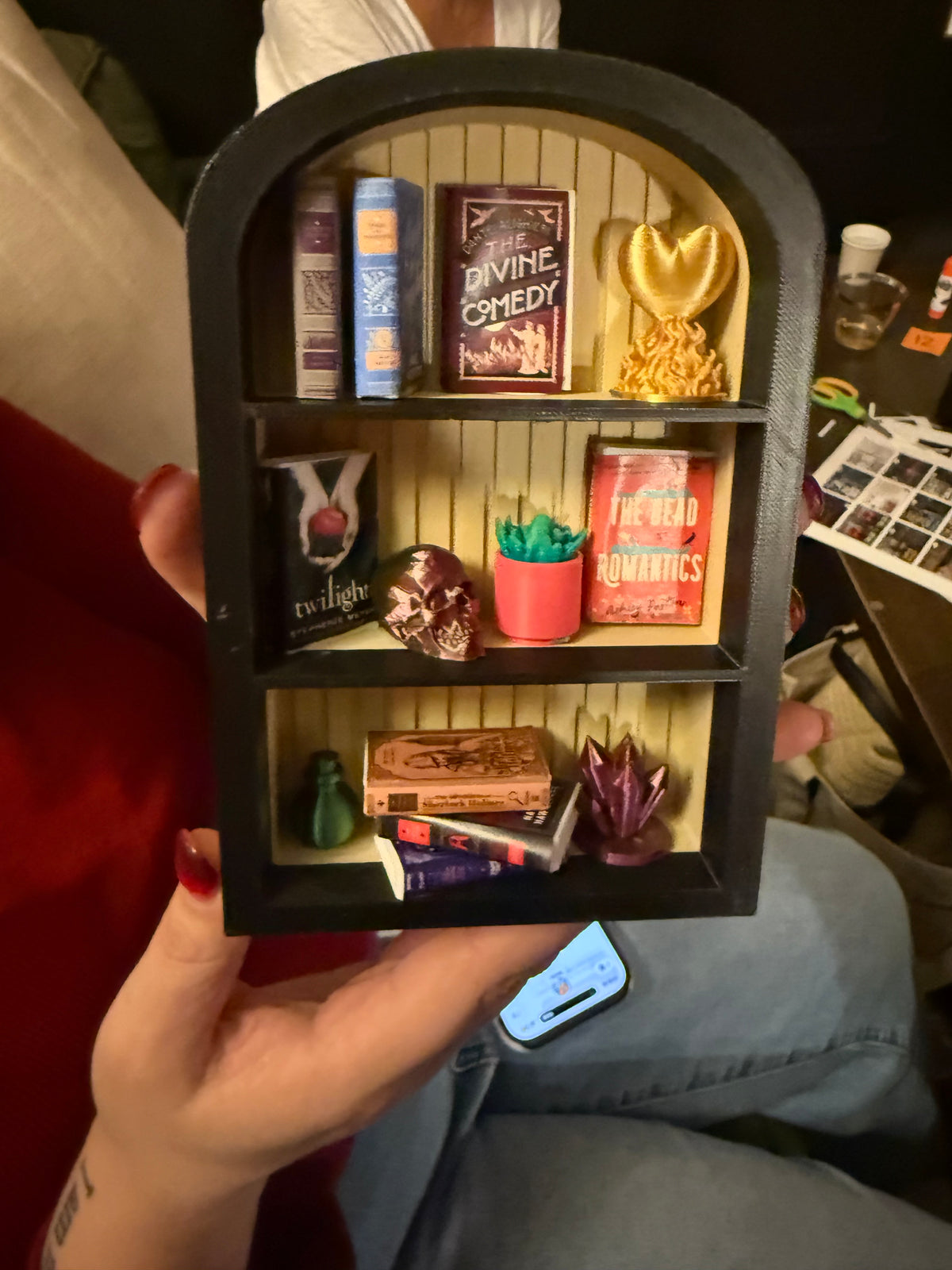 FALL & SPOOKY SEASON BOOKSHELF CRAFT NIGHT!